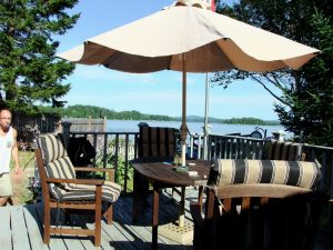 Picnics, Dining Outdoors In Maine