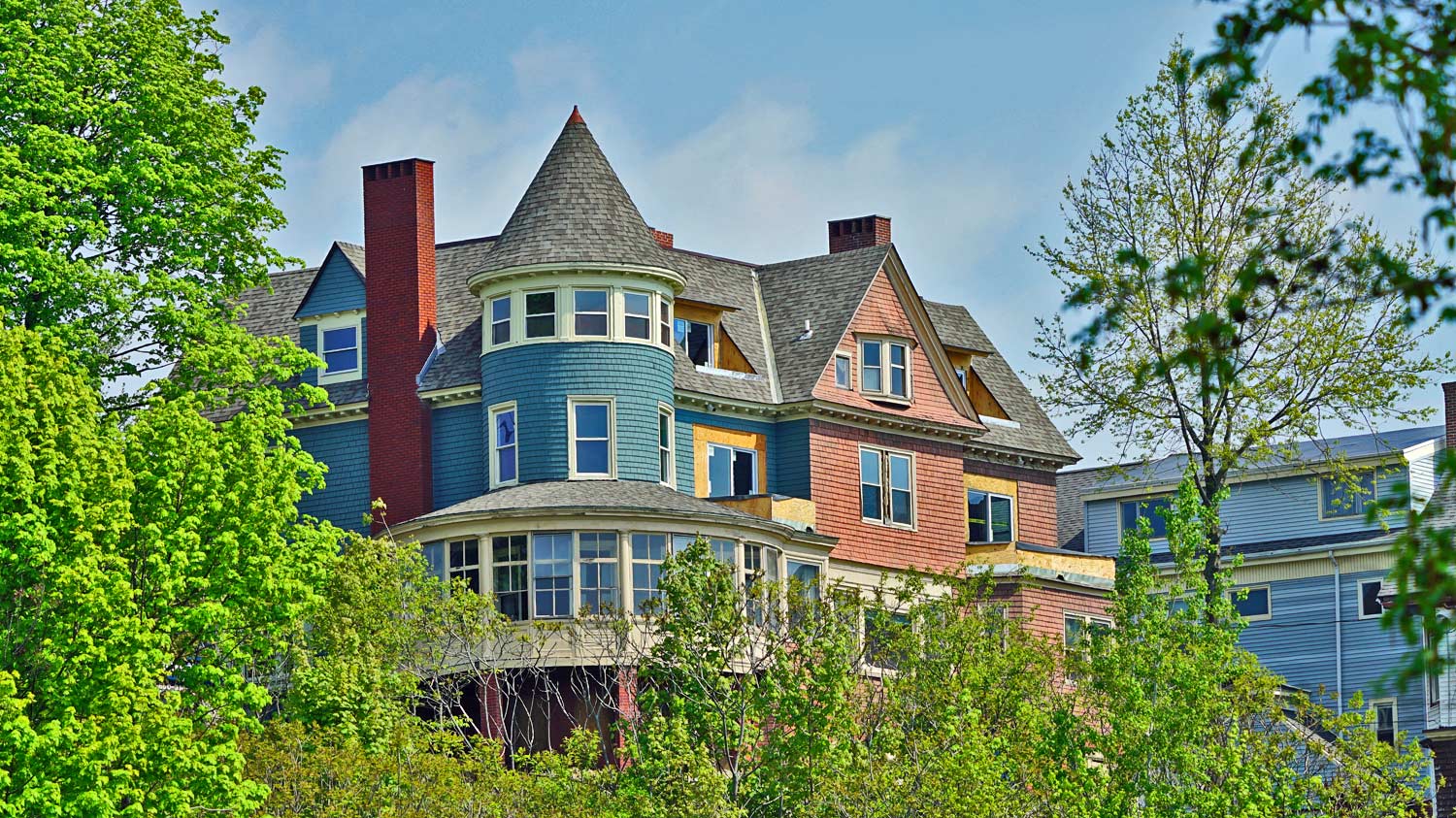 victorian home in maine